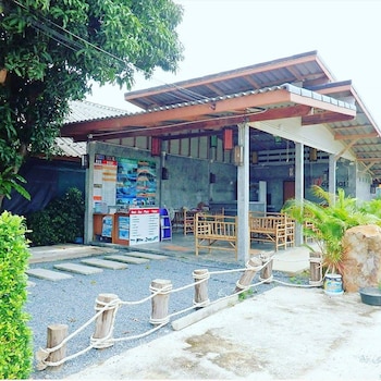 popular lanta resort