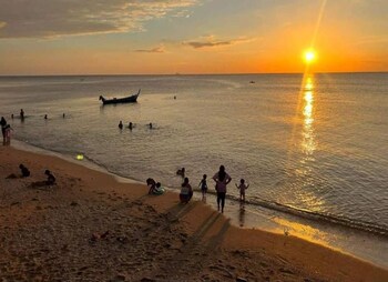 popular lanta resort