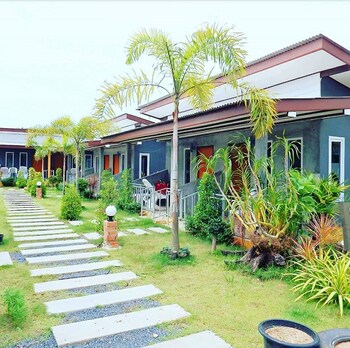 popular lanta resort