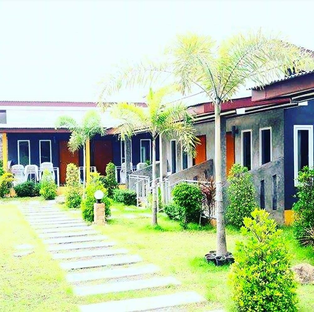 popular lanta resort