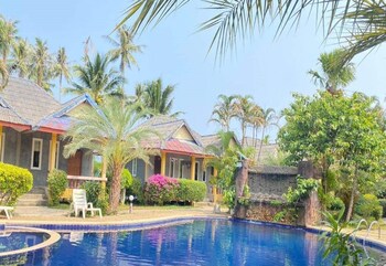 popular lanta resort