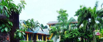 popular lanta resort