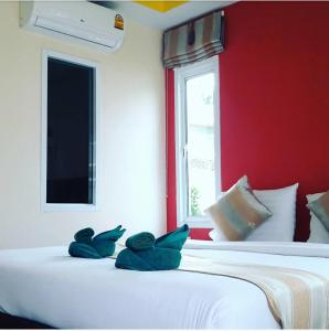 popular lanta resort
