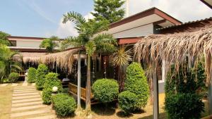 popular lanta resort