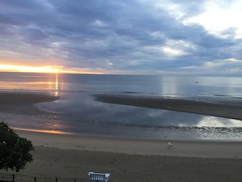 hua plee lazy beach