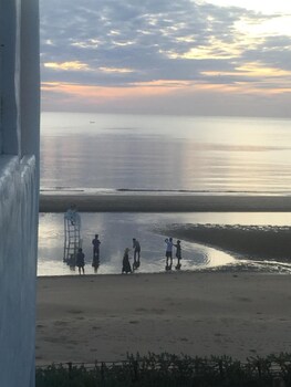 hua plee lazy beach