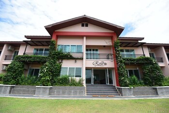rose villa resort