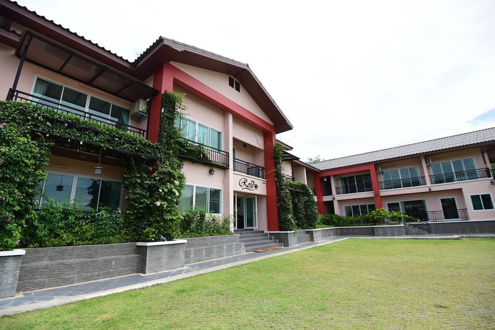 rose villa resort