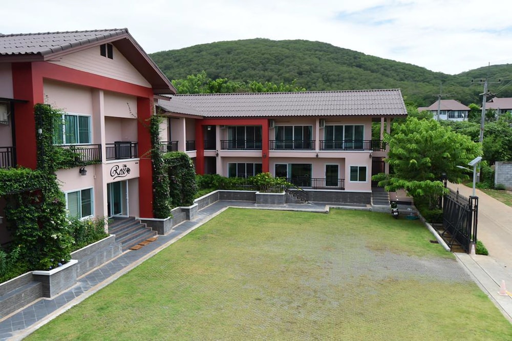 rose villa resort
