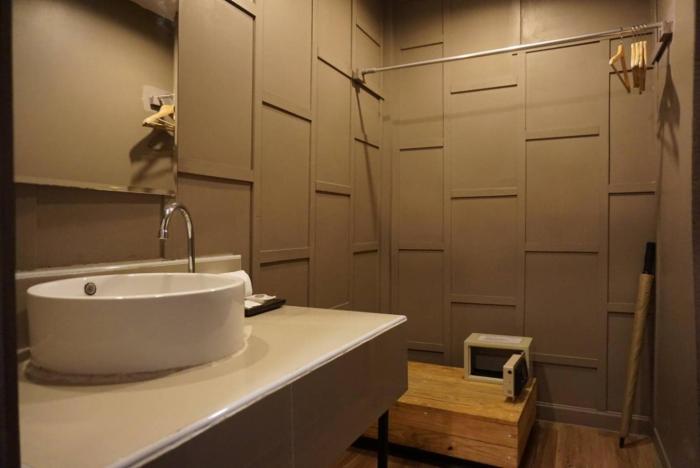 hip seaview resort at phi phi