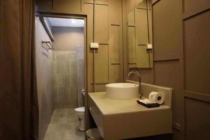 hip seaview resort at phi phi