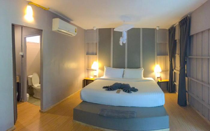 hip seaview resort at phi phi