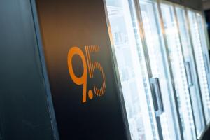 9 5 hotel