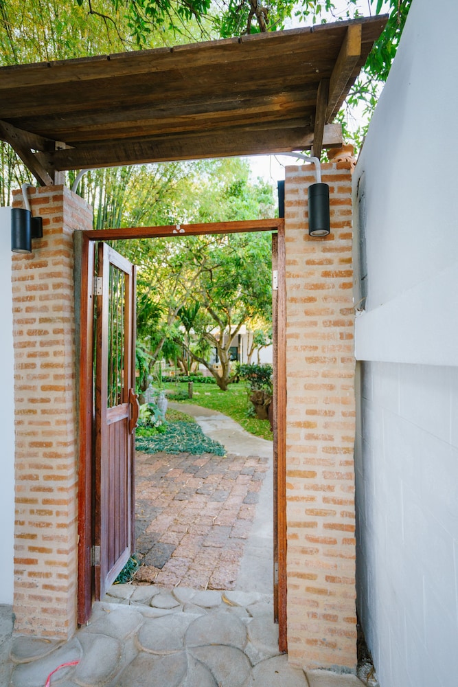 mango t villa chiang mai resort