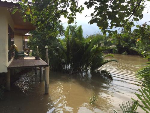 bangsrai cottage