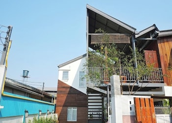 urban bed hostel adults only