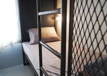 urban bed hostel adults only