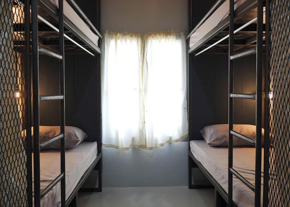 urban bed hostel adults only