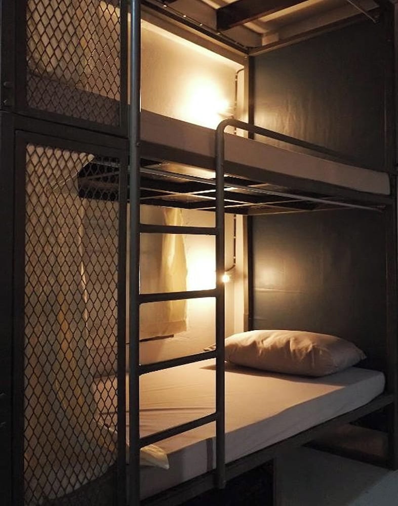 urban bed hostel adults only