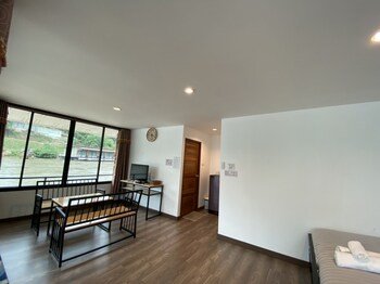 Goodview Resort And Camping,Sai Yok>>Ban Kaeng Raboet,2 star
