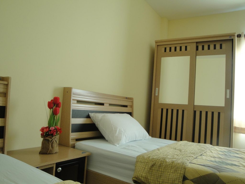 Shahana Hill Hotel,Thailand>>Wang Nam Khiao,2 star