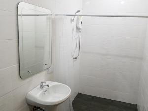 koh mook hostel
