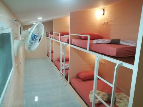 koh mook hostel