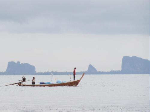 koh mook hostel