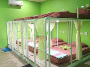 koh mook hostel