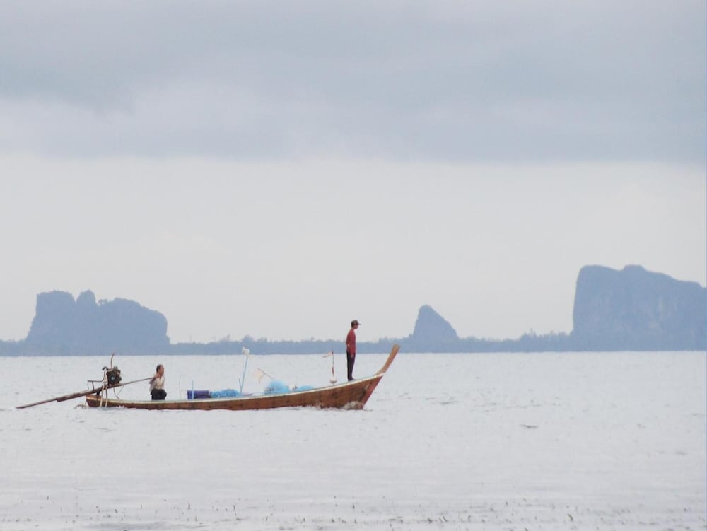 koh mook hostel
