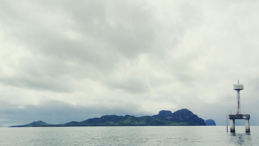 koh mook hostel