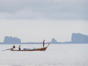 koh mook hostel