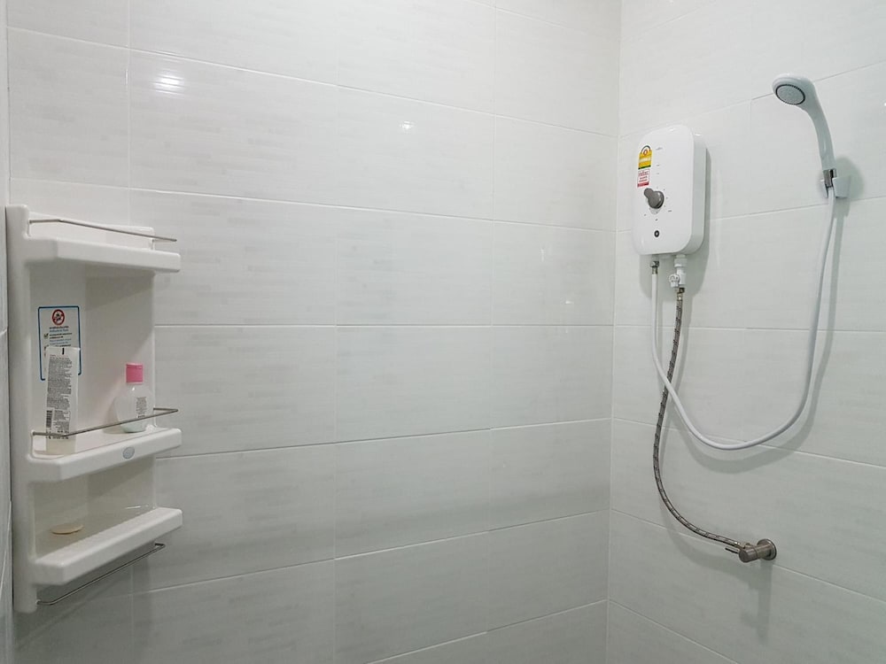 koh mook hostel