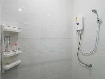 koh mook hostel