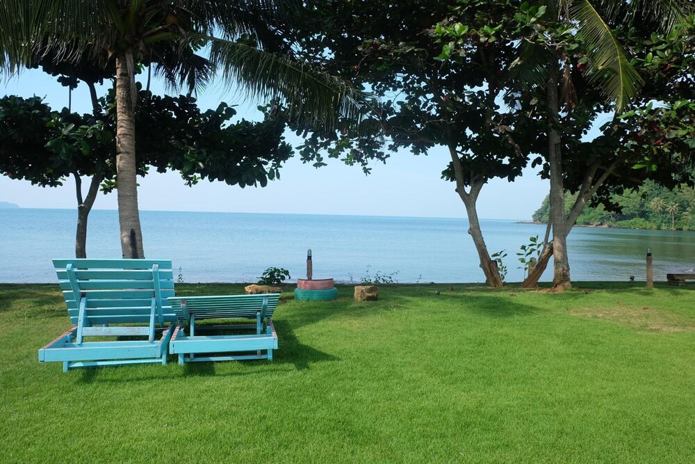 lomtalay resort trat