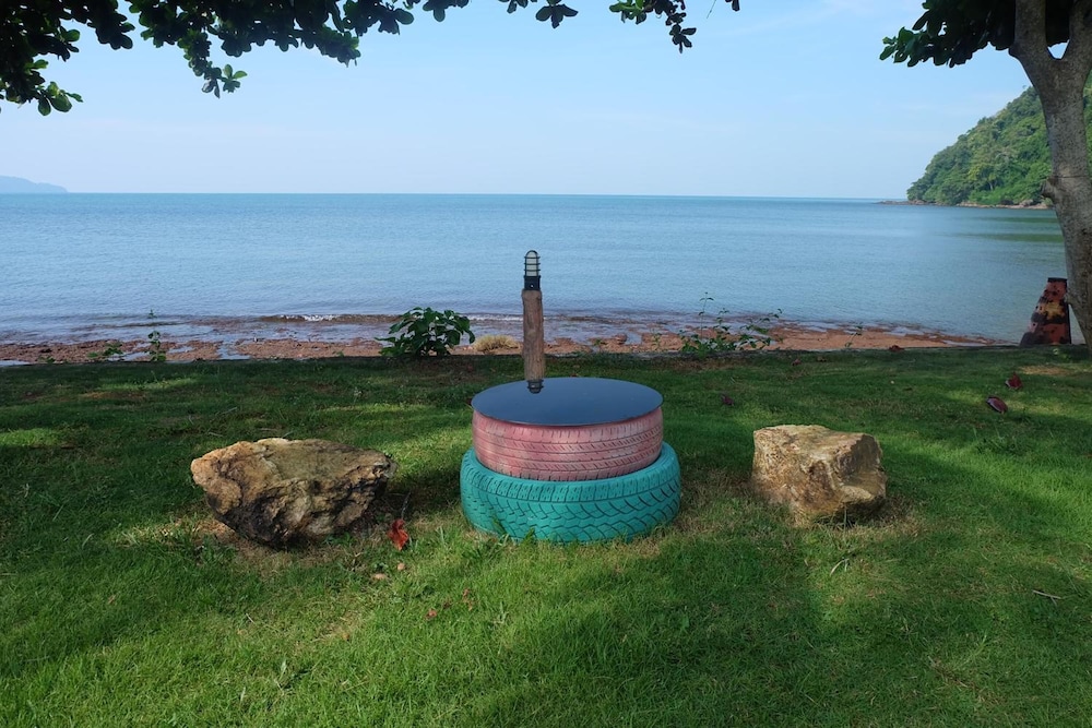 lomtalay resort trat