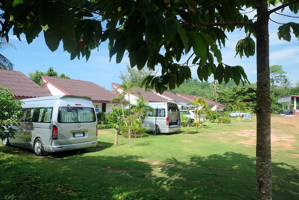 lomtalay resort trat