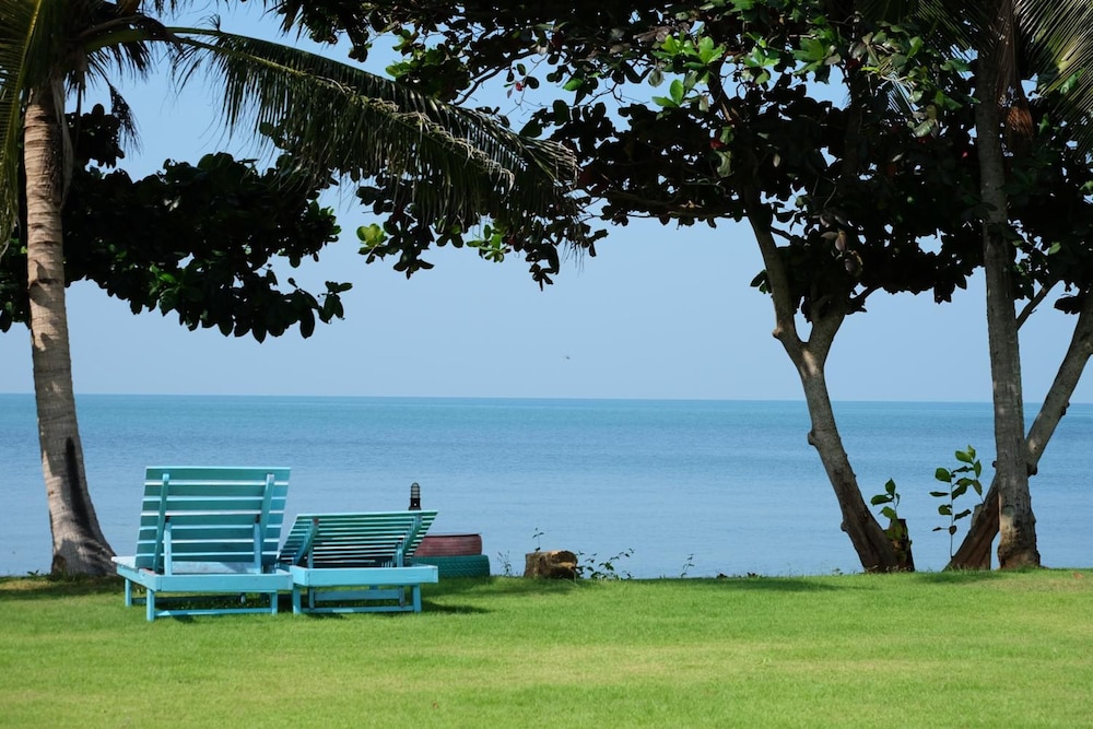lomtalay resort trat