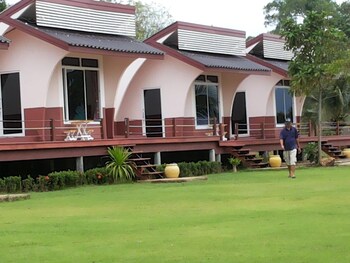 Lomtalay Resort Trat,Bang Pit>>Bai Lan,3 star