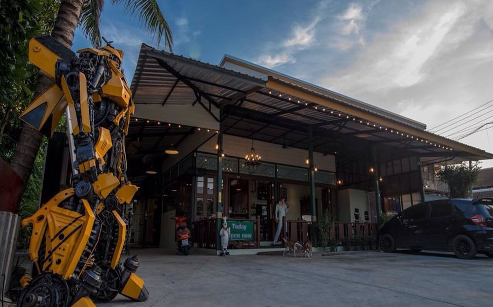 sunday j resort and restaurant