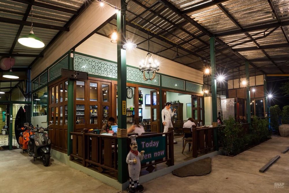 sunday j resort and restaurant