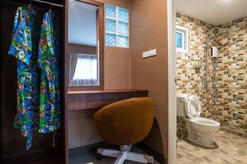 sunday j resort and restaurant