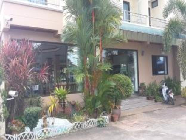 ritzy house hotel