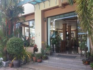 ritzy house hotel