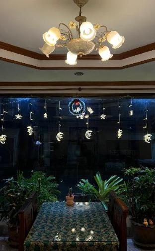 ritzy house hotel