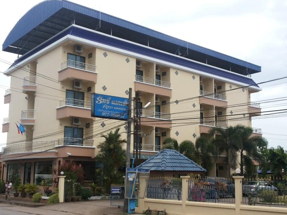 Ritzy House Hotel,Chumphon Province>>Chumphon,3 star