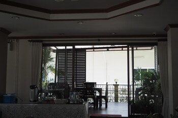 ritzy house hotel