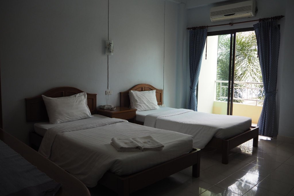 Ritzy House Hotel,Chumphon Province>>Chumphon,3 star