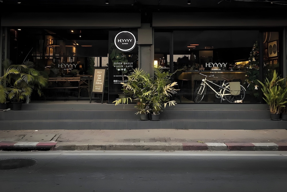 heyyyy bangkok hostel