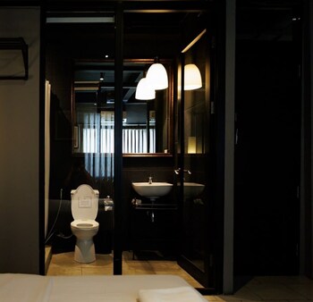 heyyyy bangkok hostel